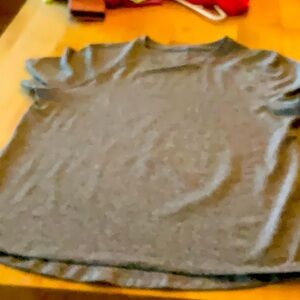 Lululemon relaxed fit licensed to sweat short sleeve 6 hardly worn heather grey